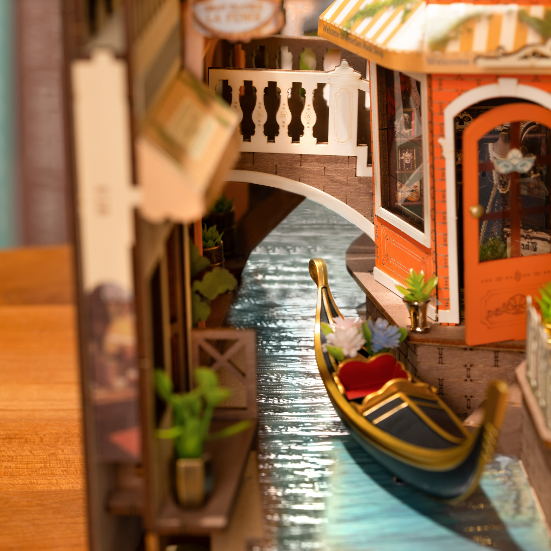 Romantic Venice DIY Book Nook | Miniacraft