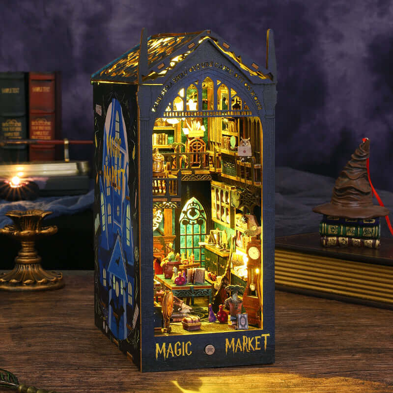 Magic Market Book Nook | Miniacraft (Music Box)