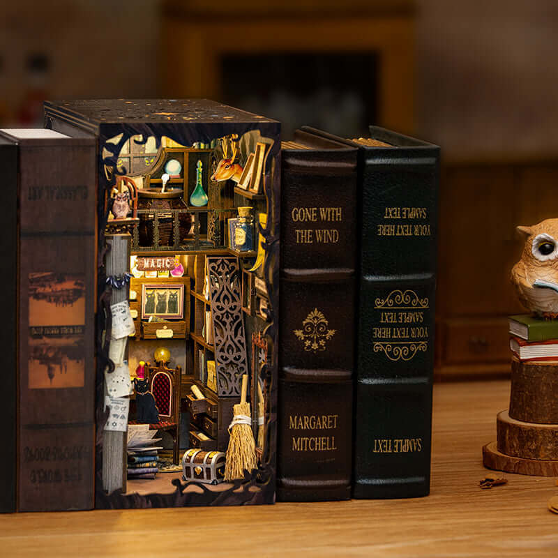 Magic Pharmacist Book Nook | Miniacraft (Dust Cover Included)